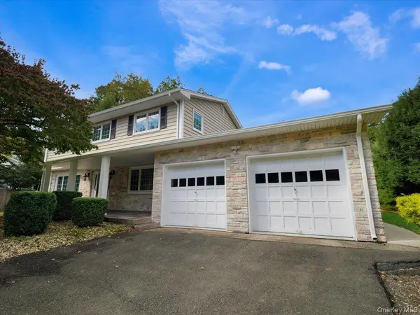 15 Sterling Forest LN, Suffern, NY 10901