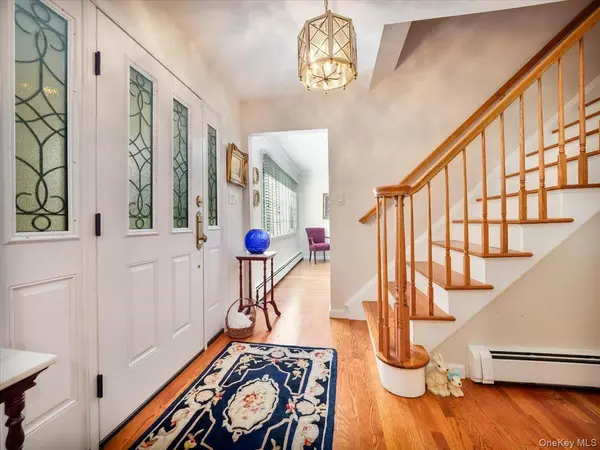 15 Sterling Forest LN, Suffern, NY 10901