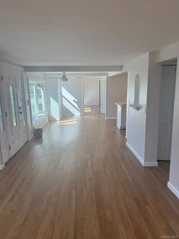 51 Tameling AVE, Babylon, NY 11702