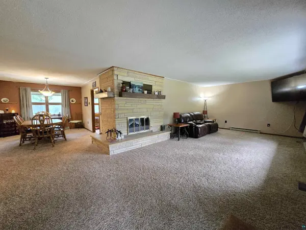 16121 Creek Rd, Nashwauk, MN 55769