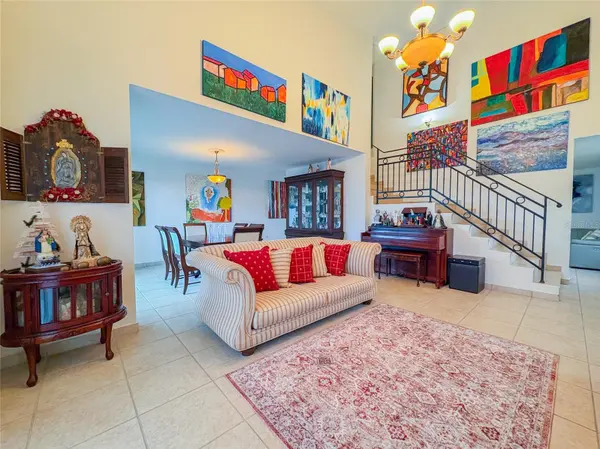 135 Urb. Palma Real BIZMARKIA, Guaynabo, PR 00969