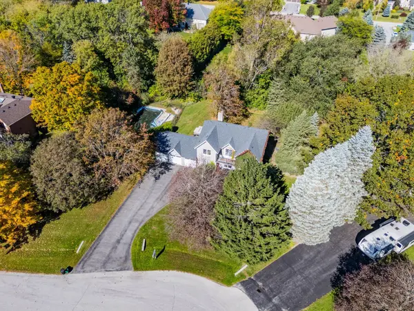 18 Whiteville CT, Whitchurch-stouffville, ON L4A 3H7