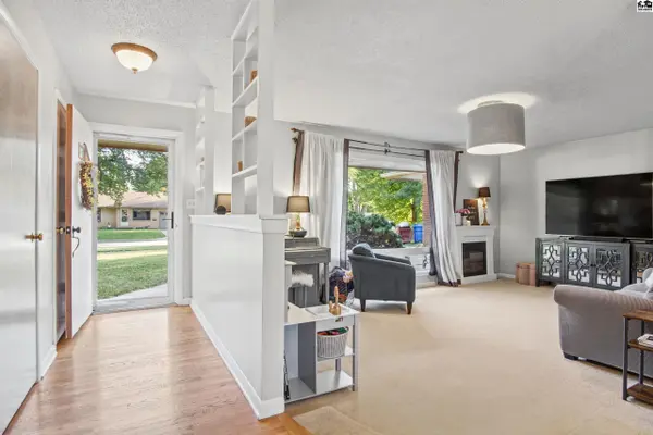 641 E Simpson St, Mcpherson, KS 67460