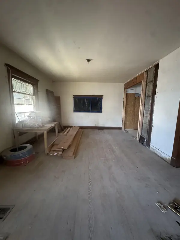 402 E B, Kingman, KS 67068