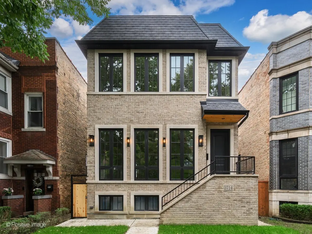 3714 N Claremont AVE, Chicago, IL 60618