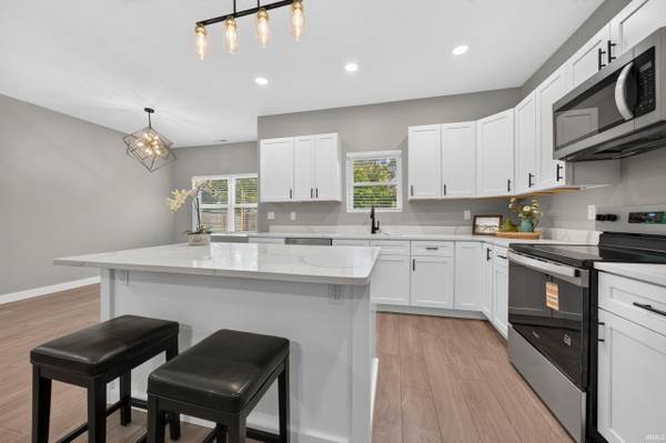 302 W Canal ST, Peru, IN 46970