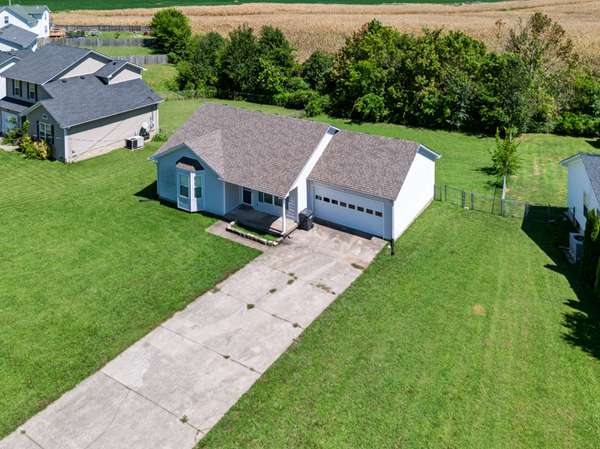 711 Shetland Dr, Oak Grove, KY 42262