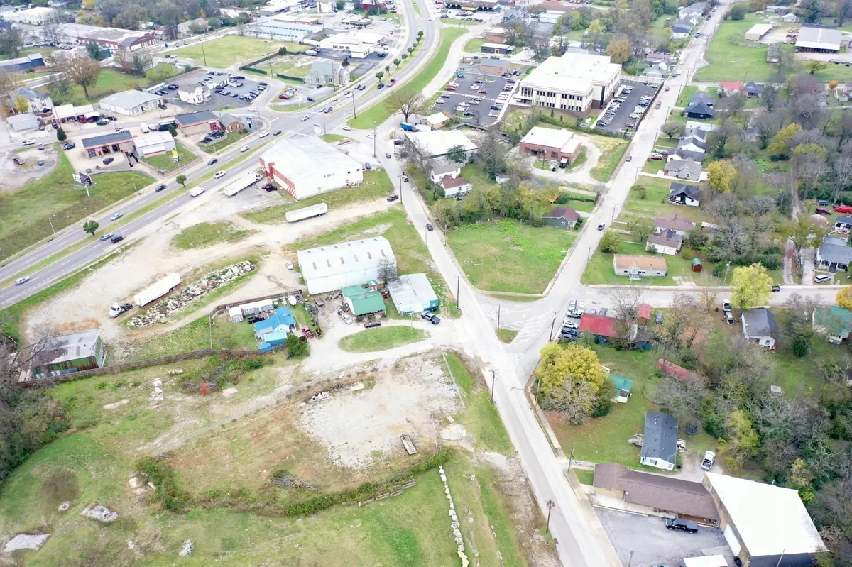 200 Cemetery Ave, Columbia, TN 38401