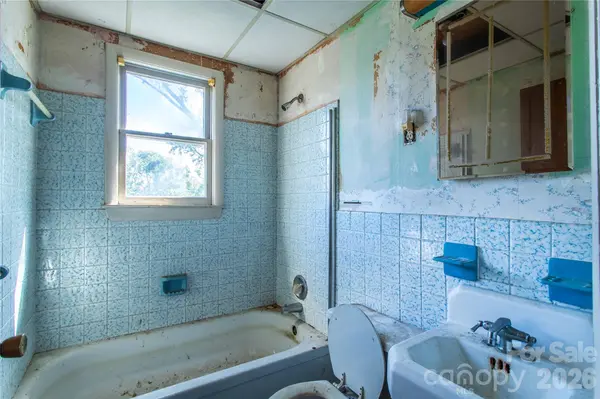 139 Brickyard RD, Asheville, NC 28806