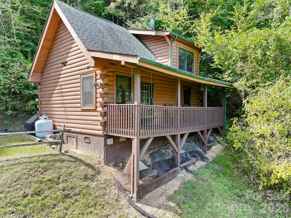 124 Borges LN, Waynesville, NC 28785