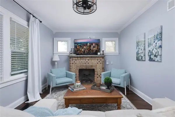 4633 Wyoming ST, Kansas City, MO 64112