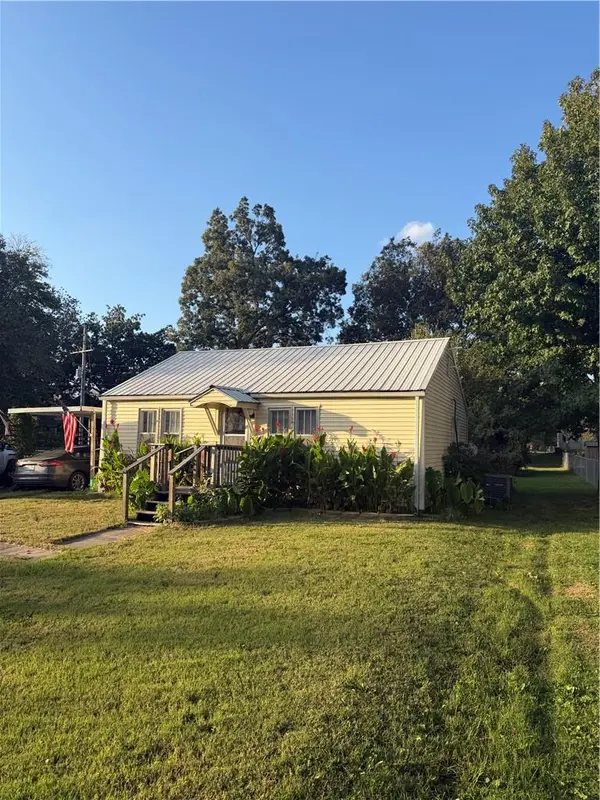 203 E 14TH ST, Pleasanton, KS 66075