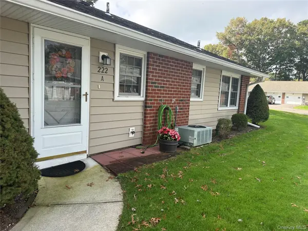 222 Blackpool CT #A, Ridge, NY 11961