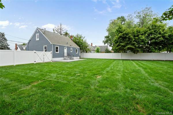 48 Cliff AVE, Hempstead, NY 11550