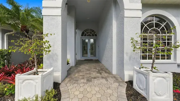 8136 REGENTS CT, University Park, FL 34201