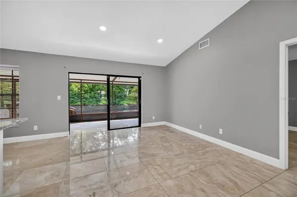4004 SHORESIDE CIR, Tampa, FL 33624