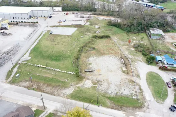 200 Cemetery Ave, Columbia, TN 38401