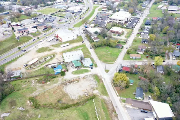 200 Cemetery Ave, Columbia, TN 38401