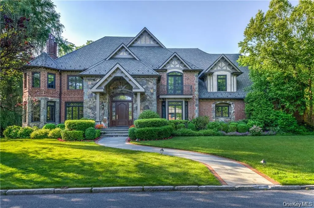 270 Trenor DR, New Rochelle, NY 10804