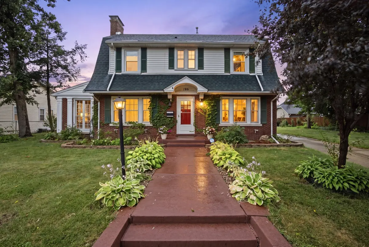 186 N Du Bois AVE, Elgin, IL 60123