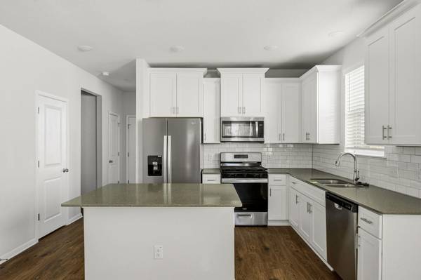 233 Porter Country PKWY, Buda, TX 78610