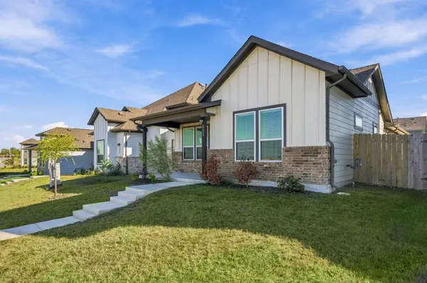 233 Porter Country PKWY, Buda, TX 78610