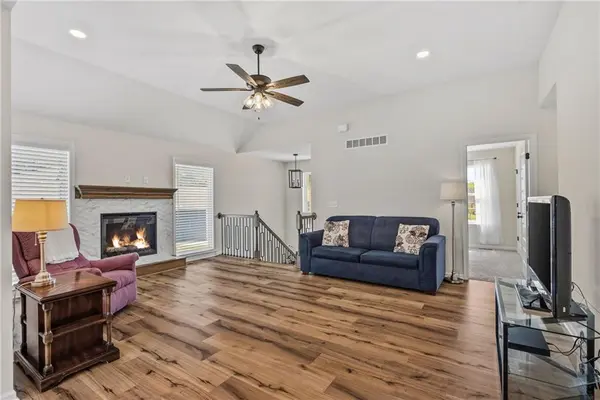 209 Tanner PL, Belton, MO 64012