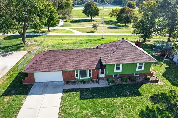 405 S Park DR, Raymore, MO 64083