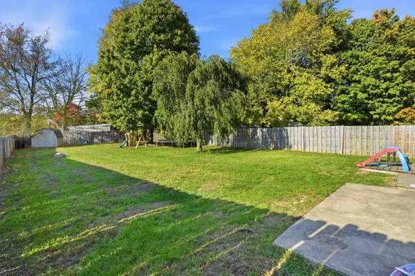 2119 Canyon DR, Kendallville, IN 46755-3020
