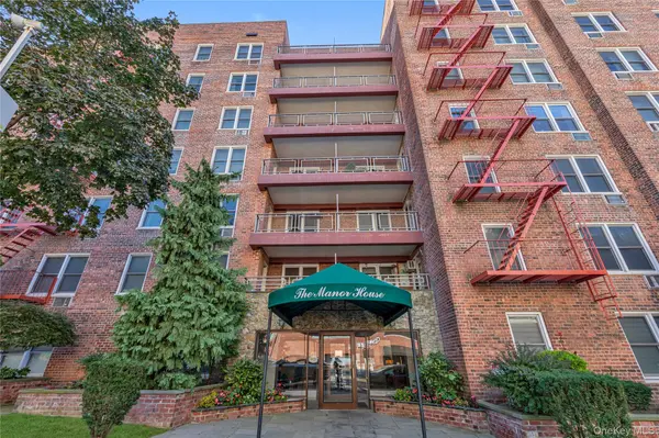 241-20 Northern BLVD #4A, Douglaston, NY 11362