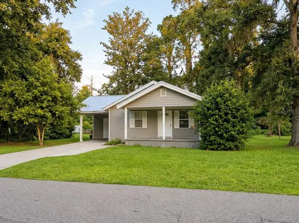 1051 NE LAKE DR, Lake City, FL 32055