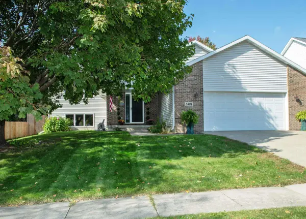 5301 Carey DR, Cedar Falls, IA 50613