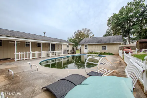 1194 Rawhide Tr, Lenoir City, TN 37772