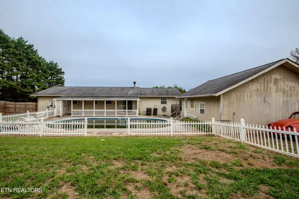 1194 Rawhide Tr, Lenoir City, TN 37772