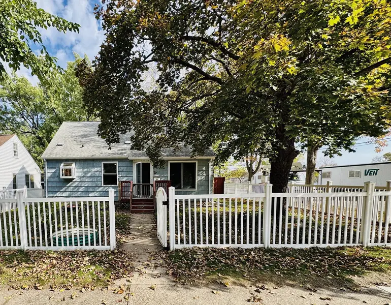 1444 Saint Albans ST N, Saint Paul, MN 55117