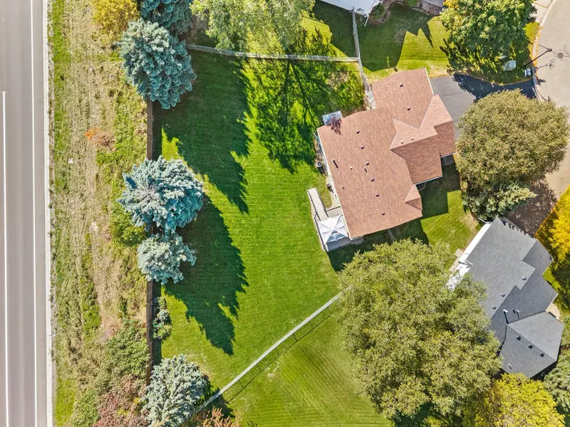 6982 Carlyle RD, Woodbury, MN 55125