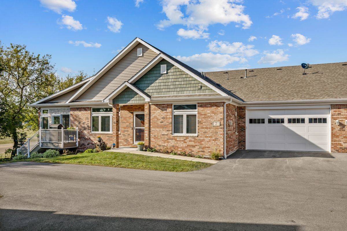 2 Briden LN #2, Sycamore, IL 60178