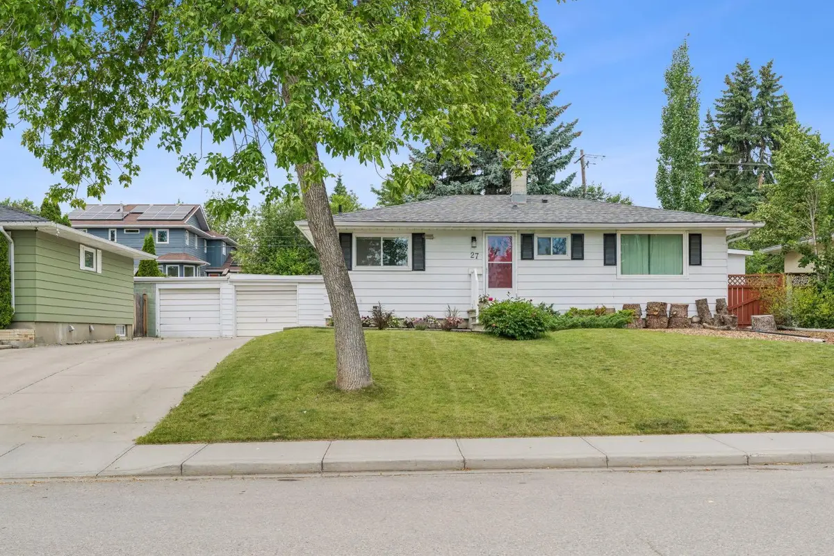 27 Heston ST NW, Calgary, AB T2K 2C3