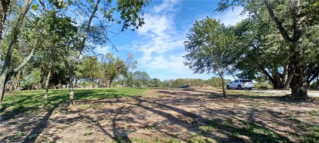 9121 NW Old Stagecoach RD, Kansas City, MO 64154