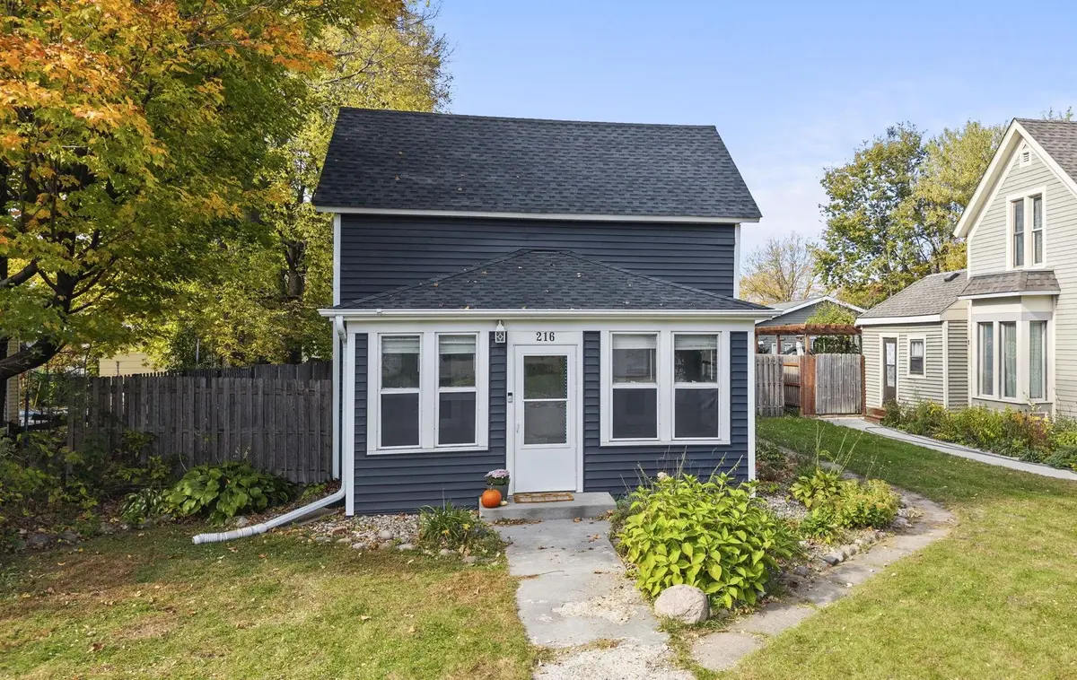 216 N 3rd ST, Saint Peter, MN 56082