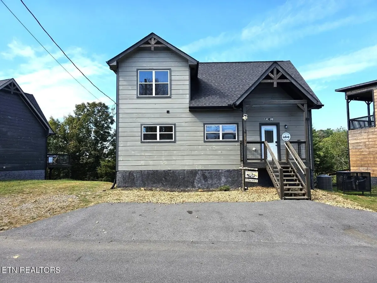 2053 Eagle Feather Drive, Sevierville, TN 37876