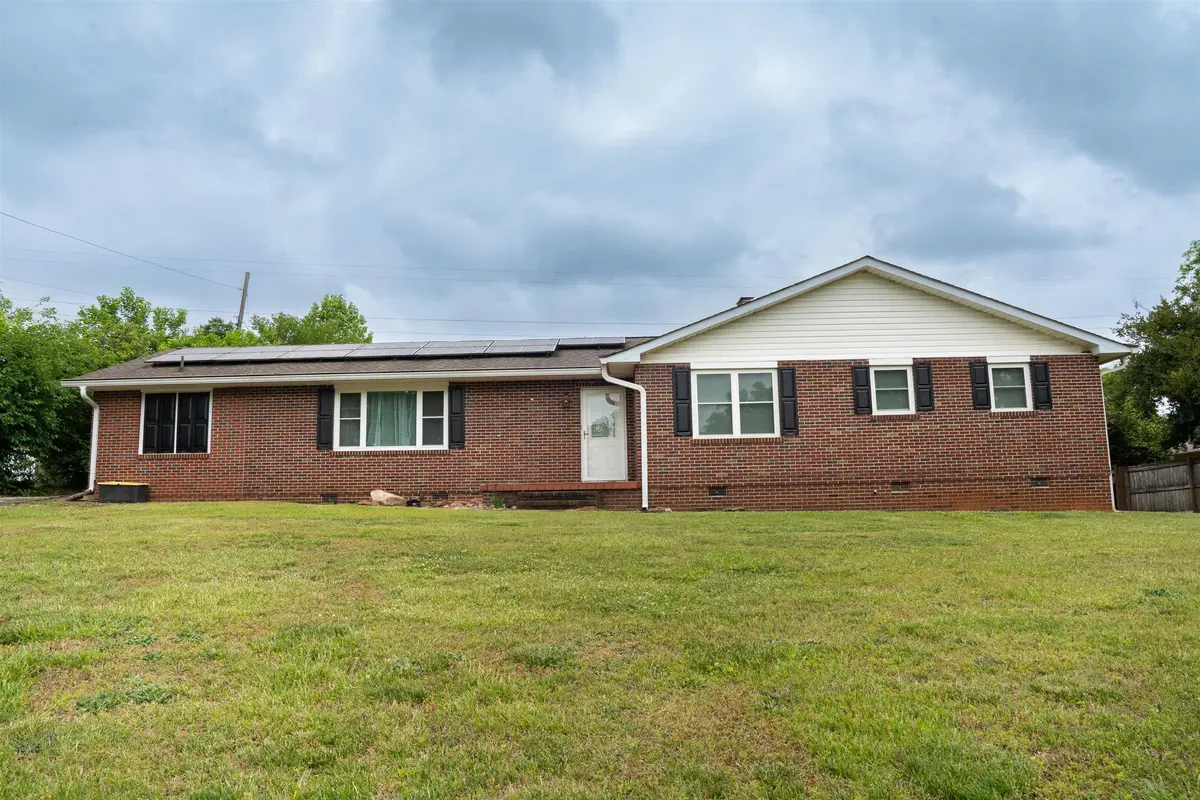 102 N Lanford RD, Spartanburg, SC 29301