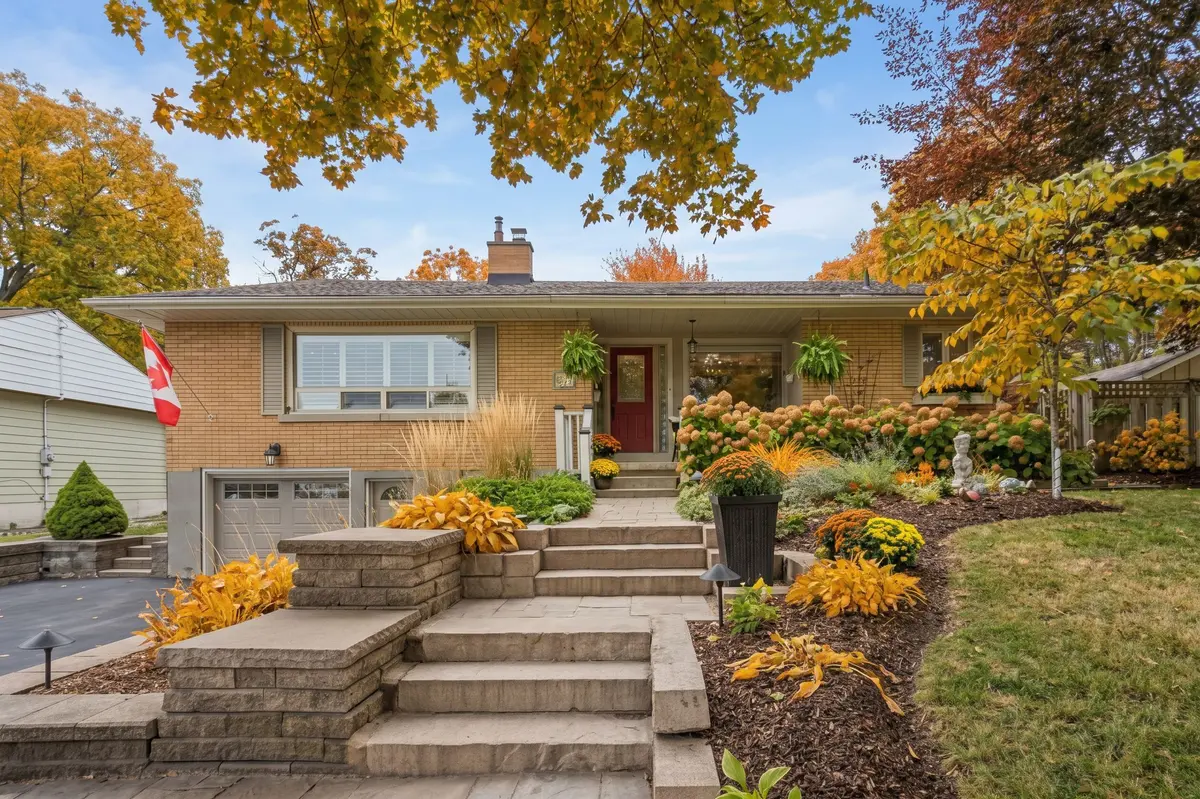 25 Bennett AVE, Guelph, ON N1E 2C6