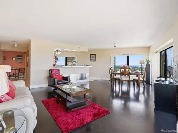 5000 Town CTR #1806, Southfield, MI 48075