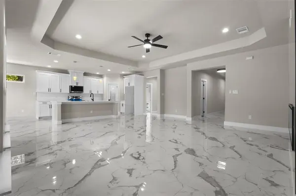 1594 E Springcrest Circle, Lancaster, TX 75134