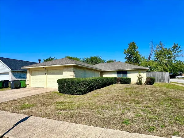 2319 Redbrook Drive, Arlington, TX 76014