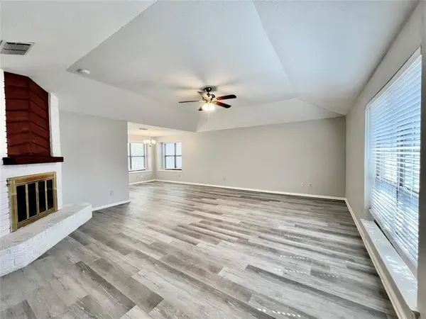 2319 Redbrook Drive, Arlington, TX 76014