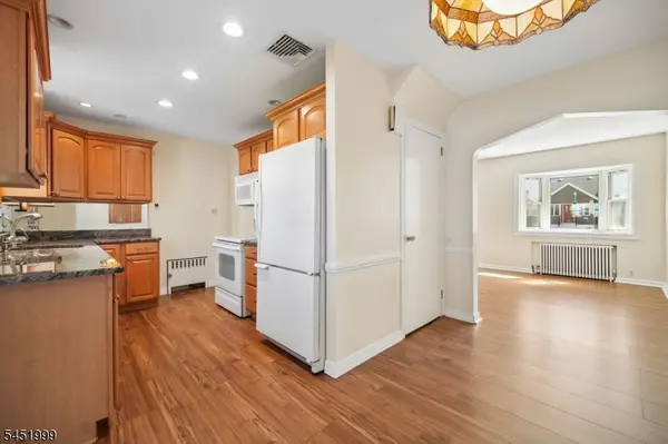 9-14 6Th St, Fair Lawn Boro, NJ 07410