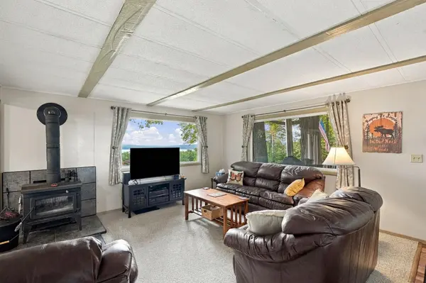 8280 S Vineyard DR, Solon Twp, MI 49621