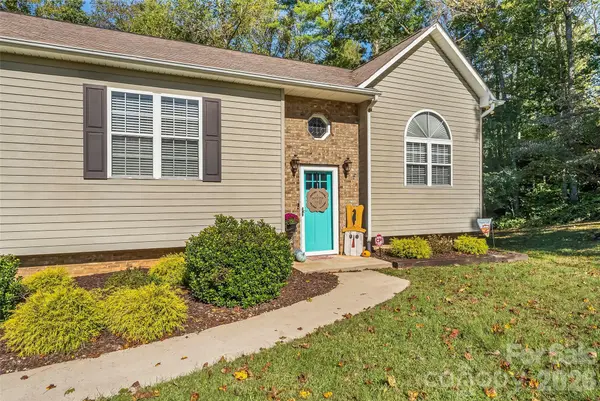3105 Lyndhurst DR, Lenoir, NC 28645